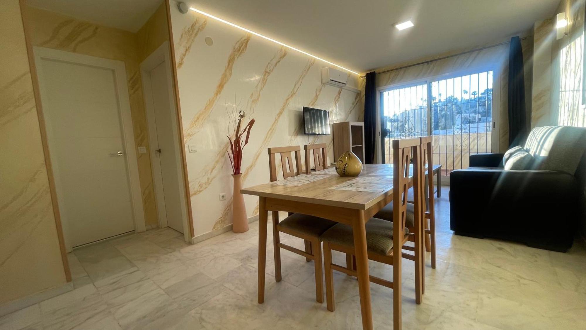 Apartamento Con Vista A La Piscina Daire Benalmádena Dış mekan fotoğraf